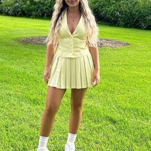 Meshki Mura Suiting Vest and Pleated Skirt - MEDIUM - Picture 5 of 8